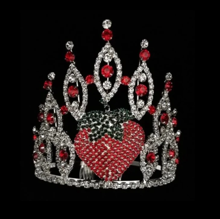 Couronne de reconstitution historique à la fraise